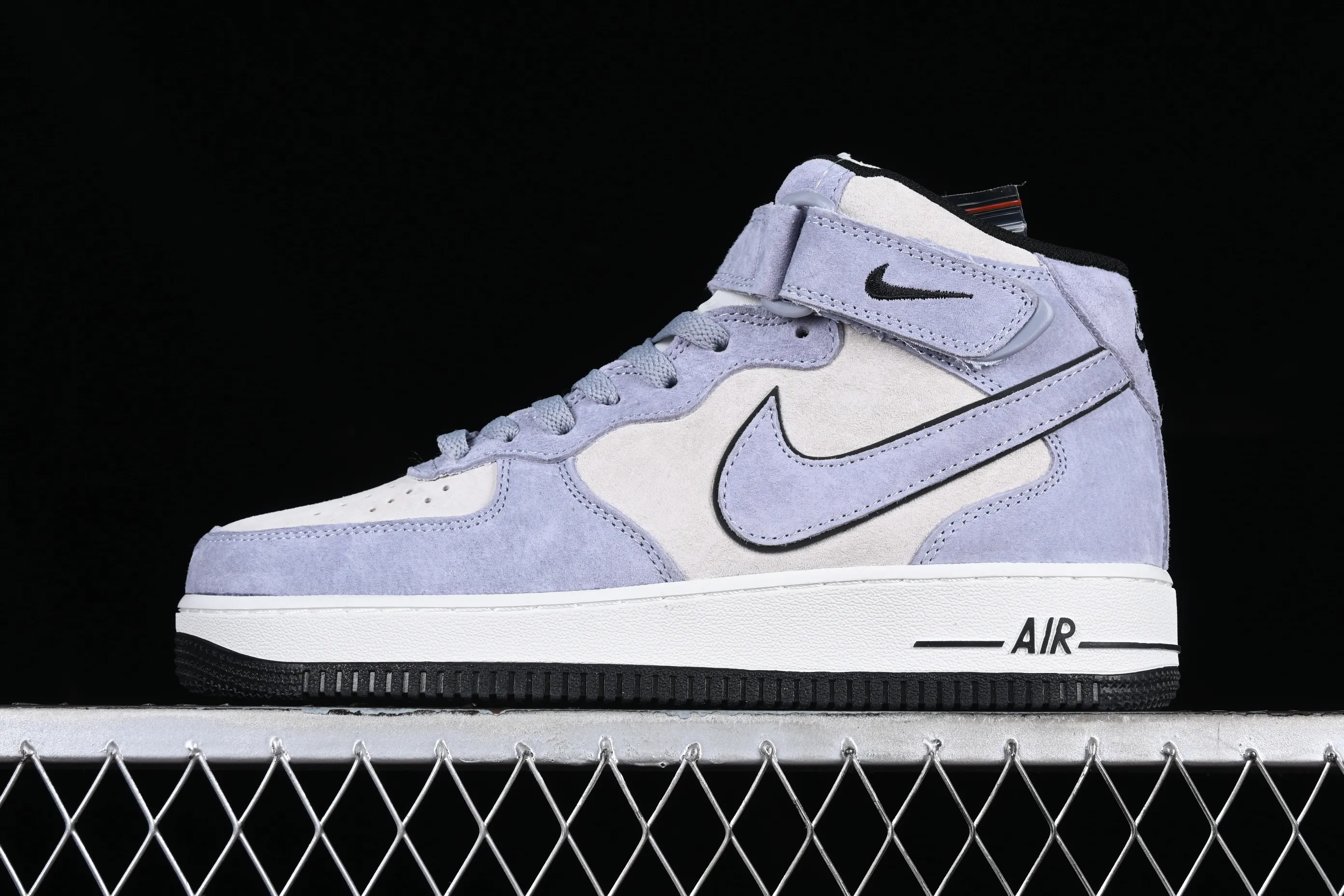 All categories Nk Air Force 1 Air Force series Nk Air Force 1 Mid Air Force mid-top Nk Air Force 1'07 Mid light blue suede Air Force One mid-top casual sneakers CG9904-104